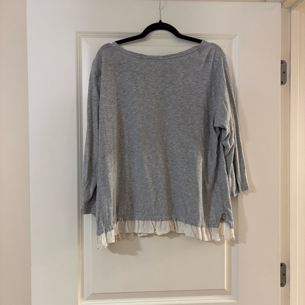 100% cotton LOFT Gray Top with Cream Hem - Picture 2 of 4